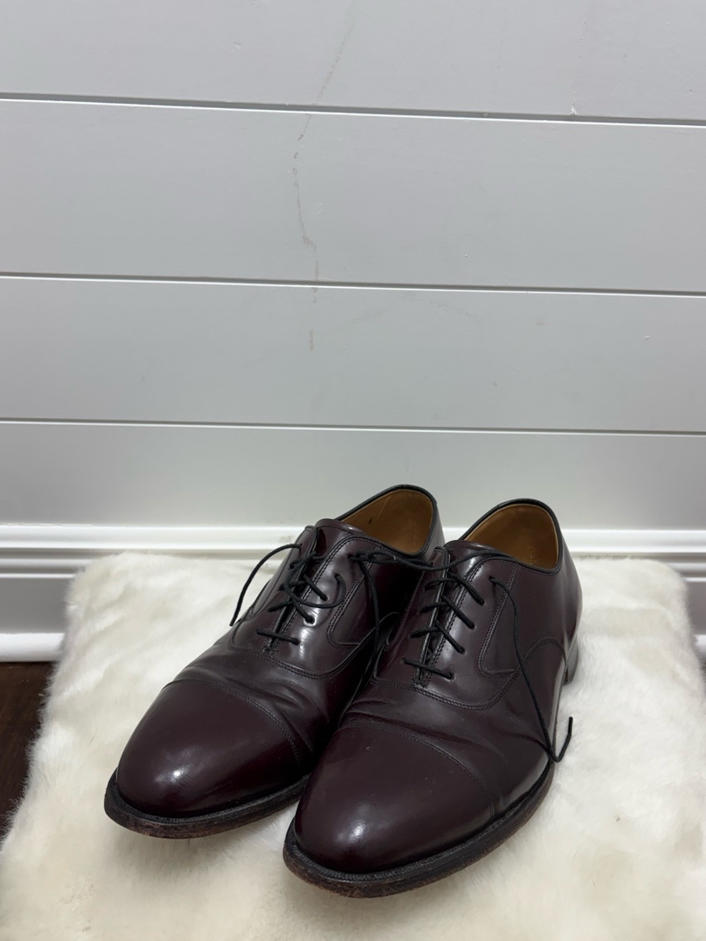 Johnston and Murphy Men's Burgundy Leather Cap-Toe Oxford Dress Shoes